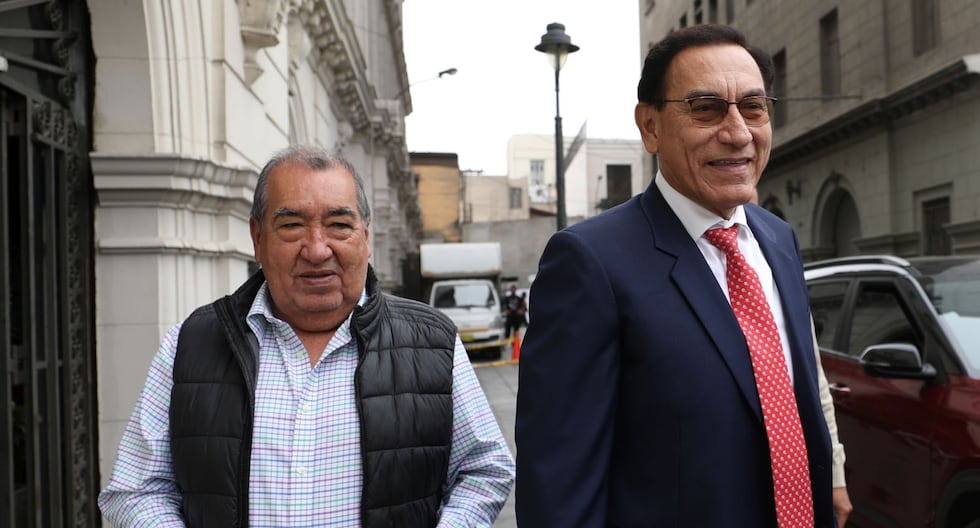 Mario Vizcarra anuncia que indultaría a su hermano Martín Vizcarra, a Alejandro Toledo y a todos los expresidentes encarcelados si llega al poder | POLÍTICA

 – El diario andino