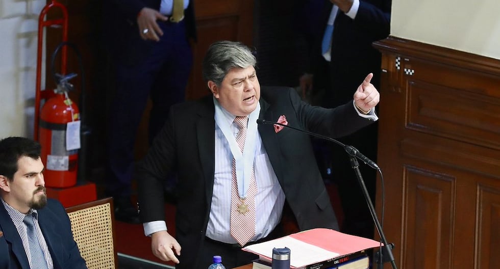 El abogado de Pedro Castillo, Carlos Torres Caro, es expulsado de la Comisión Permanente tras insultar al Congreso | POLÍTICA

 – El diario andino