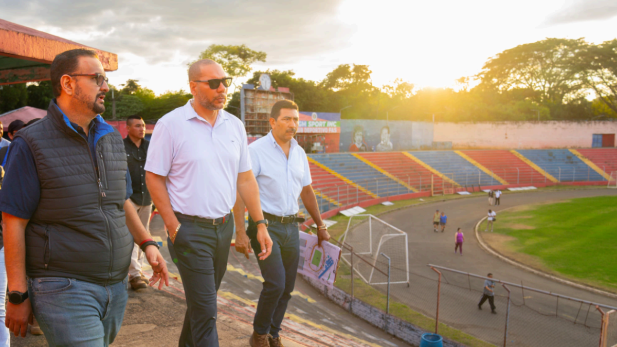 Alcalde Acevedo anunció la remodelación del histórico estadio

 – El diario andino