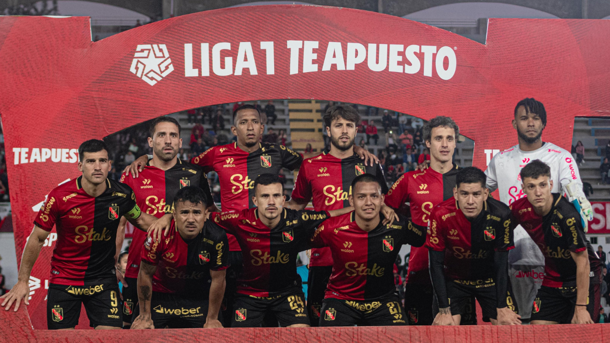 Juan Reynoso habría pedido la salida de 4 jugadores

 – El diario andino