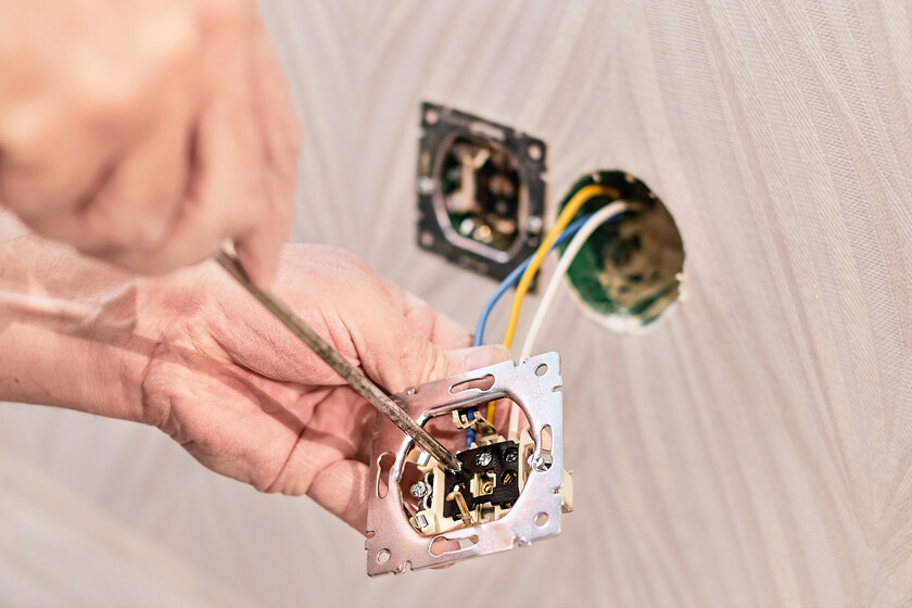 instalar un enchufe ahora es dos veces más caro que antes

 – El diario andino