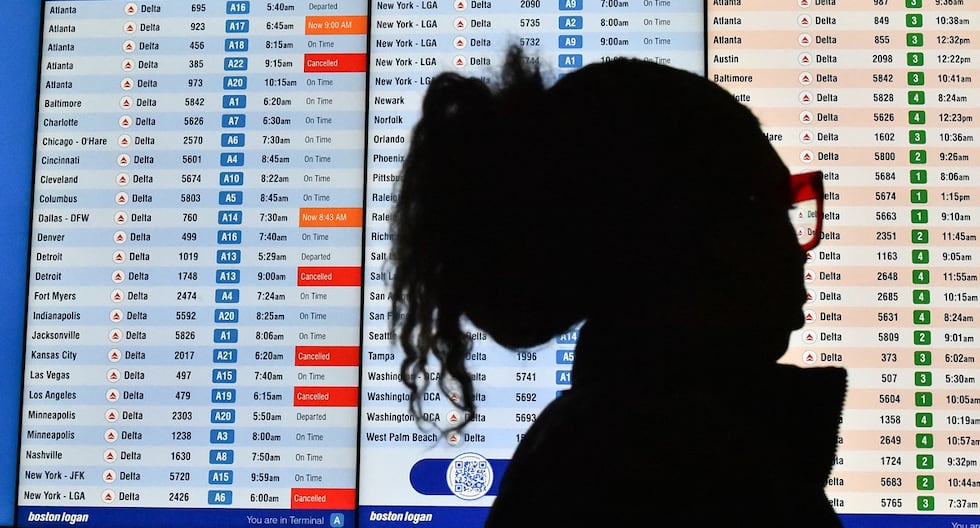 Miles de vuelos cancelados en todo EE.UU. por tormentas invernales durante la temporada navideña | MUNDO

 – El diario andino