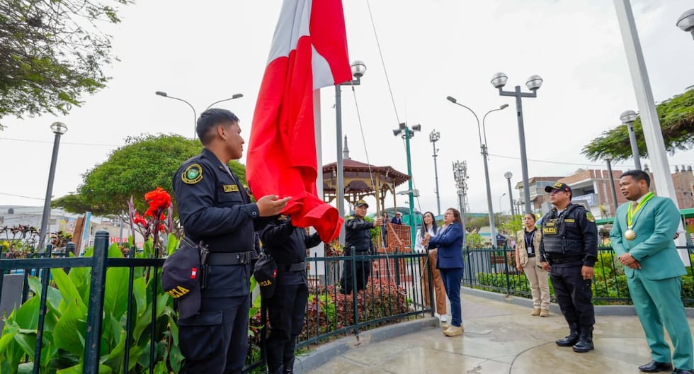 Realizan acto de izamiento de la Bandera Nacional en Mala | PERÚ

 – El diario andino