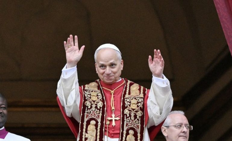 El Papa León XIV envió felicitaciones navideñas en diez idiomas antes de dar la bendición Urbi et Orbi | MUNDO

 – El diario andino