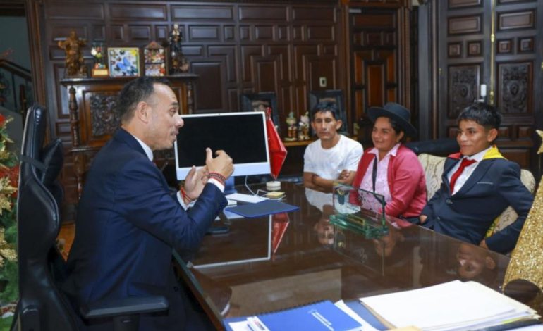 Clíver Huamán fue recibido por el presidente Jerí en Palacio de Gobierno

 – El diario andino