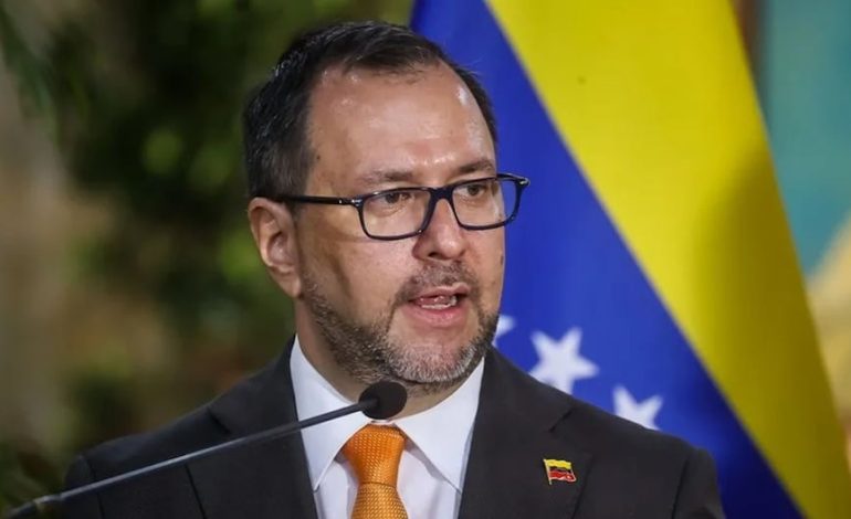 Canciller de Venezuela exige que Donald Trump devuelva a Nicolás Maduro «inmediatamente» | Estados Unidos más reciente | MUNDO

 – El diario andino