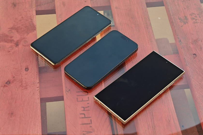 Resulta que para innovar en teléfonos móviles sólo hacía falta una cosa: cositas (muy) útiles.

 – El diario andino