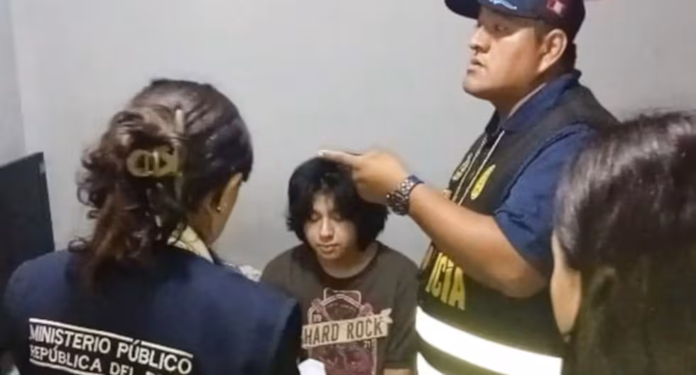 PNP captura en Lima a un peruano de 18 años acusado de formar parte de una red internacional de pornografía infantil | último | PERÚ

 – El diario andino