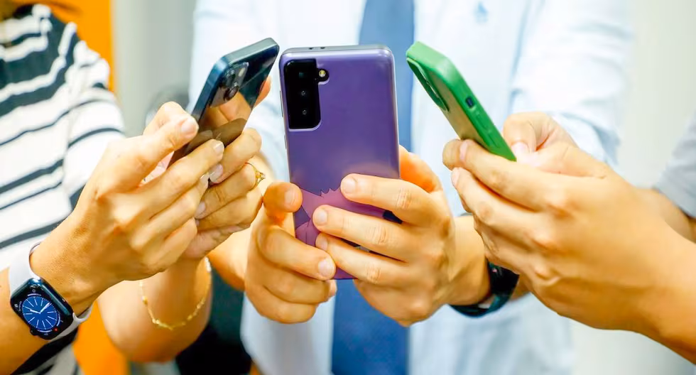 Gobierno anuncia que a partir del 14 de febrero peruanos y extranjeros solo podrán contratar siete líneas móviles por persona | CAL

 – El diario andino