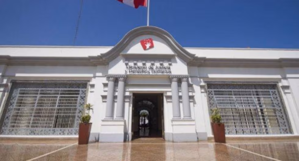 El Ministerio de Justicia aprueba el reglamento interno de la Comisión de Agradecimiento al Presidente

 – El diario andino