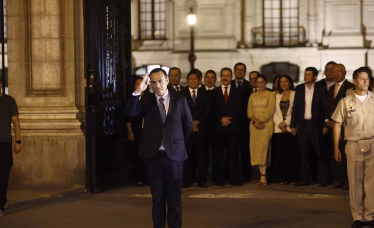 José Jerí abandona palacio de gobierno tras censura | POLÍTICA

 – El diario andino