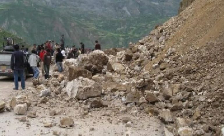 Lluvias en Ayacucho provocan deslaves y dejan sin electricidad a distritos del VRAEM | PERÚ

 – El diario andino