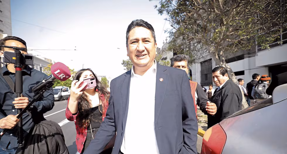Vladimir Cerrón | Corte Suprema confirma condena por mala conducta del juez que concedió ilegalmente al candidato presidencial prófugo de Perú Libre | lo último | POLÍTICA

 – El diario andino