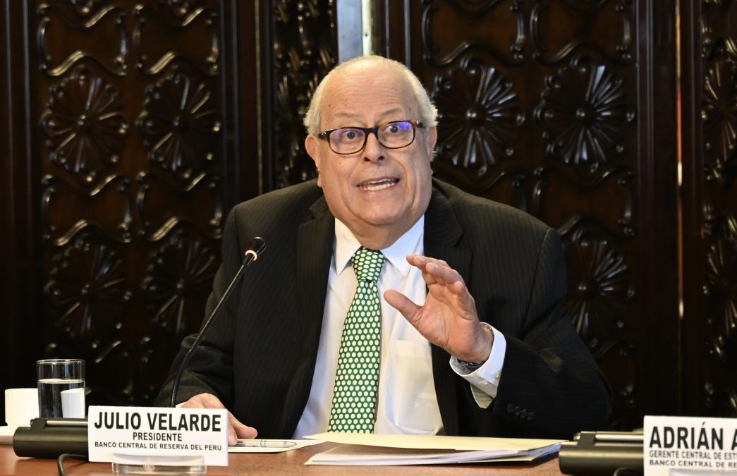 Velarde insta a Balcázar a no interrumpir dinámica económica favorable

 – El diario andino