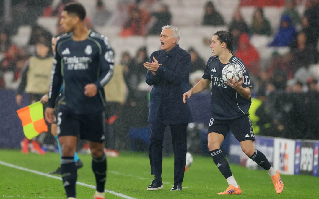 ‘Mou’ quiere tumbar a su ex

 – El diario andino