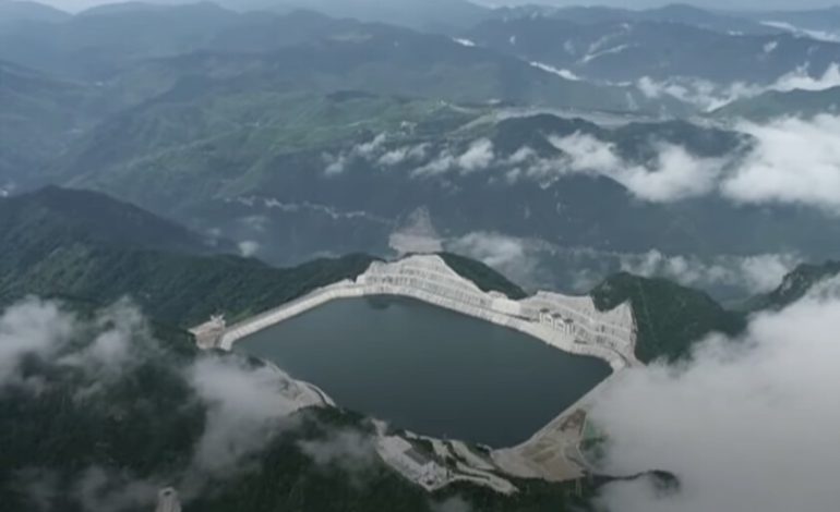 está construyendo una megacentral hidroeléctrica de 2.100 MW en el Tíbet

 – El diario andino