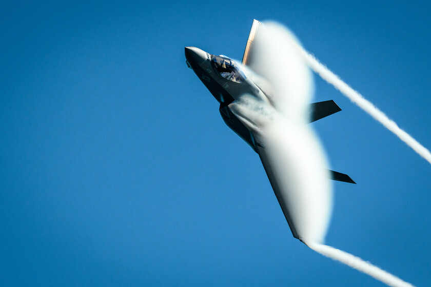 No es necesario derribar a los cazas estadounidenses, basta con obligarlos a despegar.

 – El diario andino