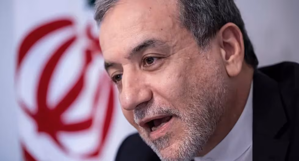 Irán reprocha a sus vecinos permitir que Estados Unidos e Israel ataquen desde sus territorios | Donald Trump | Abas Araqchi último

 – El diario andino