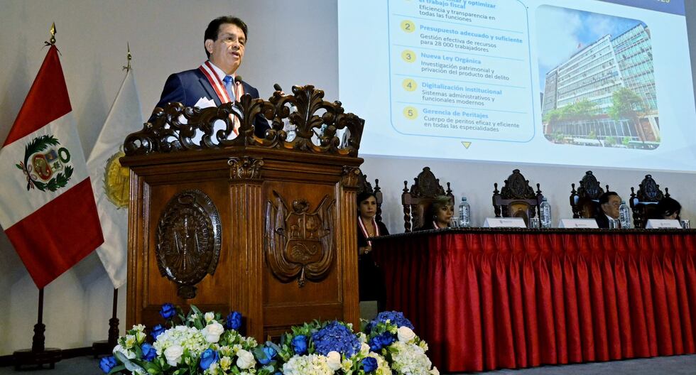 Tomás Gálvez pide a José María Balcázar un mayor presupuesto, de lo contrario tendrá que cerrar varias oficinas del Ministerio Público Delia Espinoza sl.

 – El diario andino