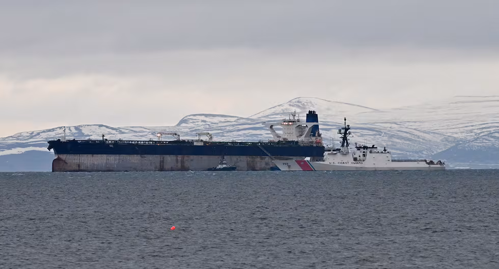Reino Unido autoriza interceptar barcos de la “flota fantasma” de Rusia en sus aguas territoriales | Keir Starmer Vladímir Putin | El último

 – El diario andino