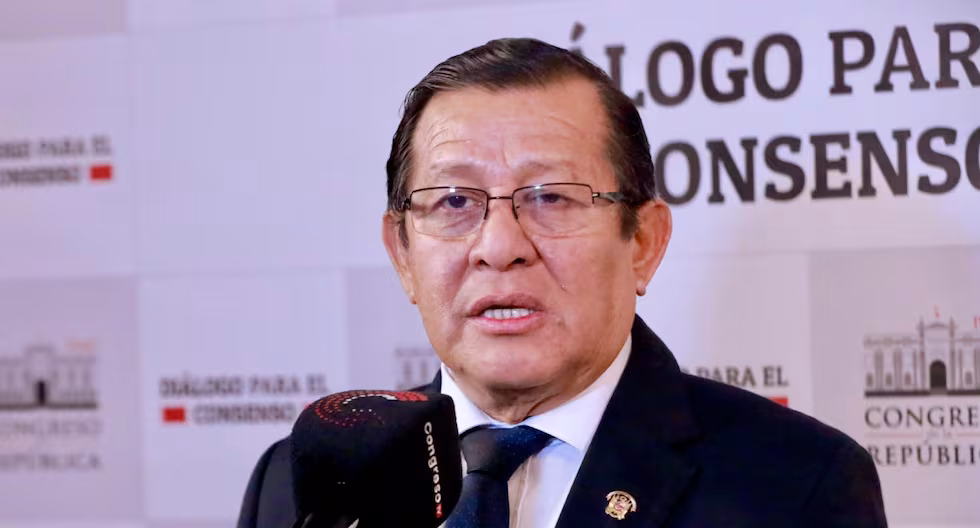 Eduardo Salhuana defiende nombramiento de Suheyn Cipriani y afirma que sus documentos «son verdaderos y confiables»

 – El diario andino