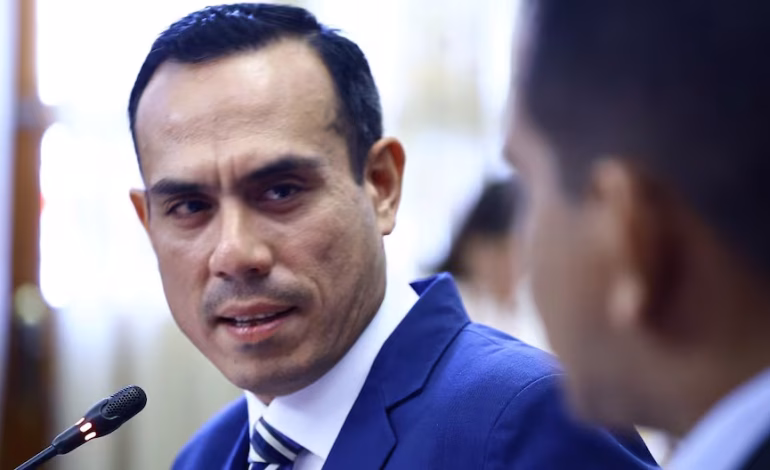 José Jerí pide a George Forsyth «más seriedad» en la campaña: «Para plantar cara en las encuestas dice cualquier cosa»

 – El diario andino