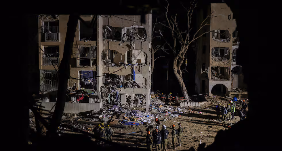 Irán | Dimona | Arad | Unos 120 heridos, 11 de ellos de gravedad, en dos impactos de misiles iraníes en el sur de Israel

 – El diario andino