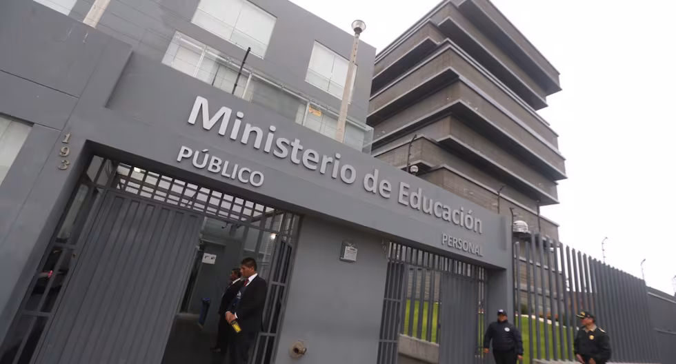 Minedu separa a 214 trabajadores con denuncias o condenas por delitos graves en colegios recientes

 – El diario andino