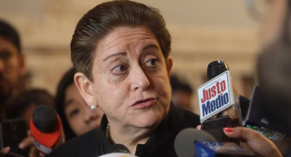 Lourdes Alcorta sobre candidatos de Renovación Popular con frases: «Cómo me sentiré con este tipo de publicidad»

 – El diario andino