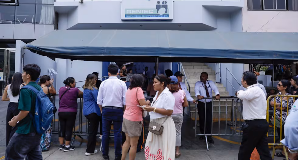 Elecciones Reniec 2026: los ciudadanos podrán votar con el DNI vencido tras largas filas para renovarlo tarde

 – El diario andino