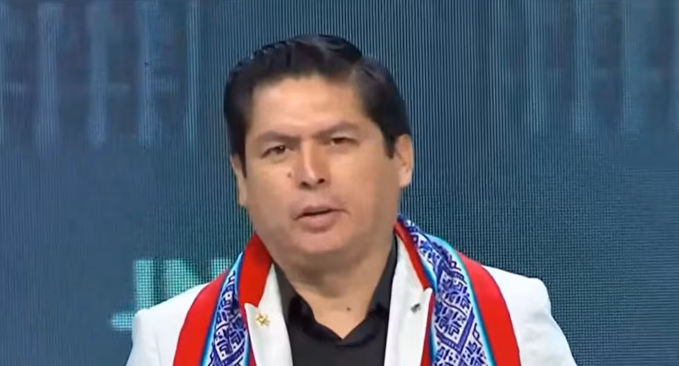 Candidato Herbert Caller propone eliminar a los miembros del PNP en períodos sabáticos para que se dediquen a cazar delincuentes | debate presidencial

 – El diario andino