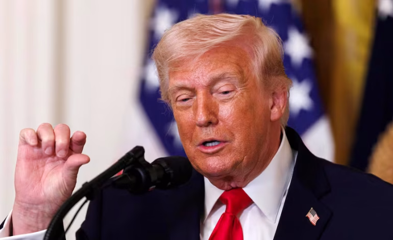 Donald Trump dice que llevó a cabo uno de los bombardeos más poderosos contra la isla petrolera iraní de Kharg Estados Unidos Israel recientes

 – El diario andino