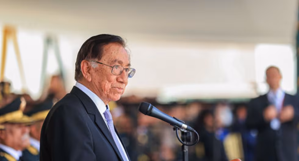 Presidente Balcázar: «Unos pocos desviados no pueden marcar la agenda del país»

 – El diario andino