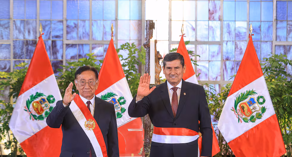 Luis Arroyo Sánchez juramentó como nuevo presidente del Consejo de Ministros PCM | José María Balcázar Lo último

 – El diario andino