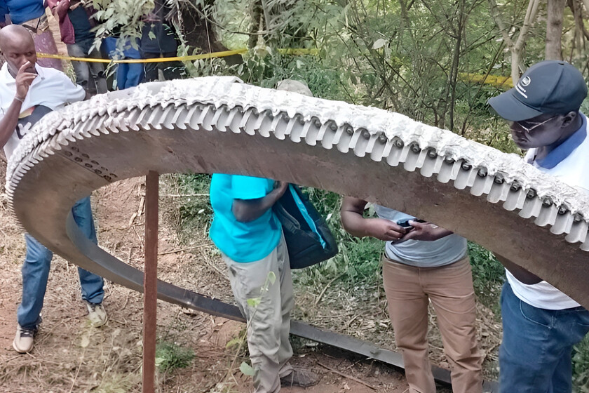 Un anillo de metal de media tonelada cayó del cielo en Kenia. Más de un año después todavía no sabemos de dónde vino

 – El diario andino