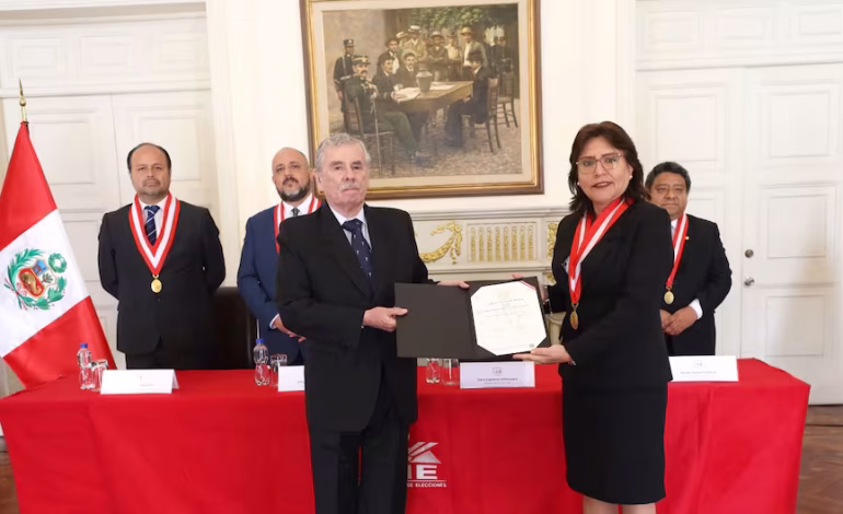 Fernando Rospigliosi: El Poder Judicial emitirá una decisión preliminar por la presunta difamación contra el presidente que encabeza la asamblea contra Delia Espinoza el 7 de abril

 – El diario andino